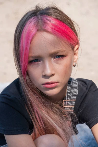 Bonito Criança Menina Retrato Retrato Livre Menina Bonito Dia Verão — Fotografia de Stock