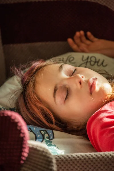 Junge Mädchen Schlafen Bett Junge Mädchen Schlafen Bett Jahre Altes — Stockfoto