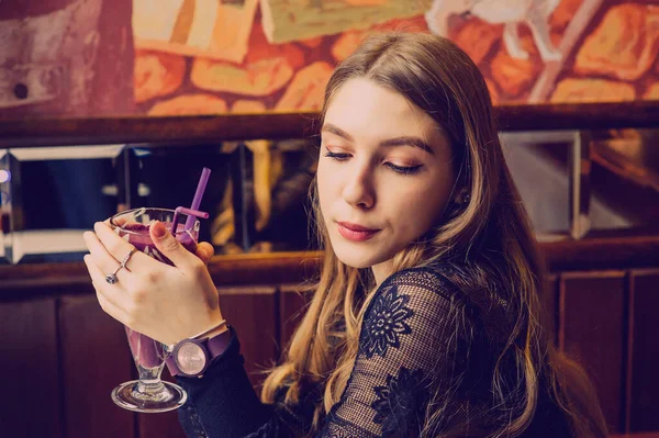 Schöne Junge Frau Mit Obst Smoothie Mädchen Trinken Smoothie Einem — Stockfoto