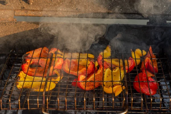 Болгарский Перец Сгорел Огне Здоровое Питание Овощи Гриле Пикник Вегетарианство — стоковое фото