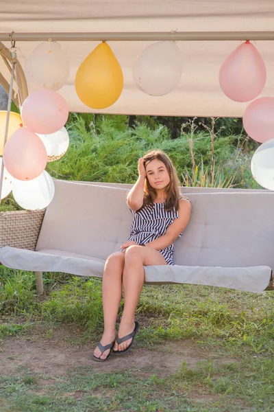 Genç Kız Balonlar Kız Balon Tatil Doğum Günü Hayattaki Mutlu — Stok fotoğraf