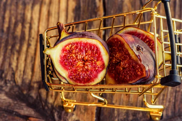 Fresh Figs Beautiful Blue Violet Figs Figs Grocery Cart Wood — Stock Photo, Image