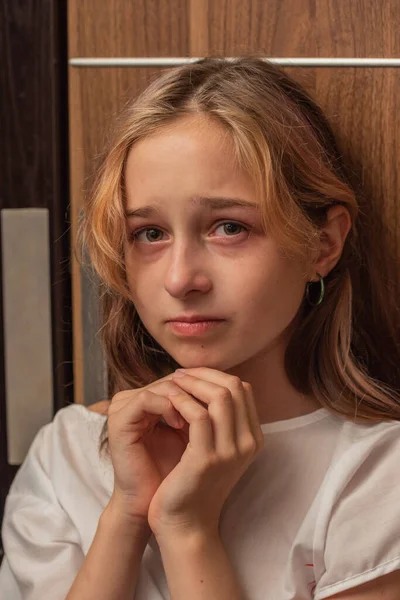 Χαριτωμένο Παιδάκι Κλαίει Κορίτσι Κλαίει Πορτρέτο Ενός Θλιμμένου Κοριτσιού Ετών — Φωτογραφία Αρχείου