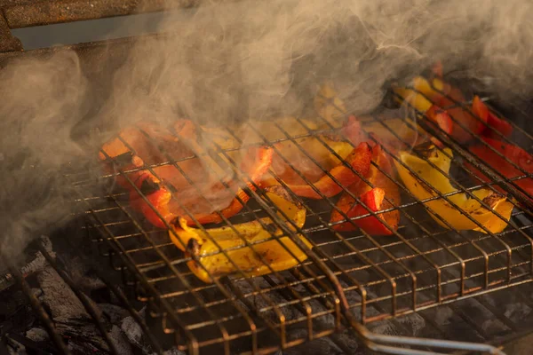 Pimentão Búlgaro Frita Sobre Fogo Dieta Saudável Legumes Estão Grelhados — Fotografia de Stock