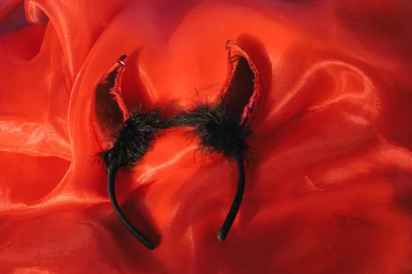 Диявольські Роги Диявольські Роги Червоній Тканині Концепція Хеллоуїна Тематична Вечірка — стокове фото