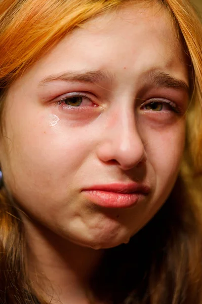 Retrato Uma Menina Chorando Com Lágrimas Rolando Pelas Bochechas Menina — Fotografia de Stock