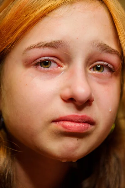 Portretul Unei Fetiţe Care Plânge Lacrimi Rostogolindu Obrajii Fata Plânge — Fotografie, imagine de stoc