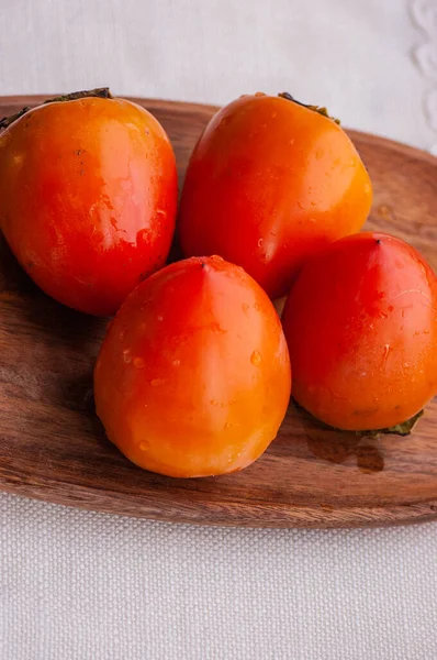 Dois Caquis Laranja Frutas Caqui Vitaminas Alimentares Saudáveis — Fotografia de Stock