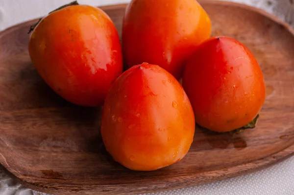 Dois Caquis Laranja Frutas Caqui Vitaminas Alimentares Saudáveis — Fotografia de Stock