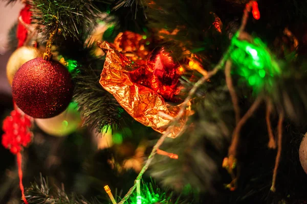 Mutlu Noeller Mutlu Yıllar Ağaçta Noel Oyuncakları Noel — Stok fotoğraf