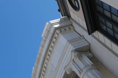 Tasarım için Los Angeles'taki binaların ön cephesinin elemanları ve detayları