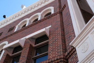 Tasarım için Los Angeles'taki binaların ön cephesinin elemanları ve detayları