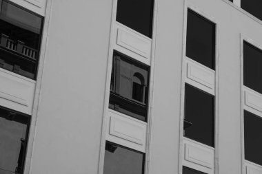 Tasarım için Los Angeles'taki binaların ön cephesinin elemanları ve detayları