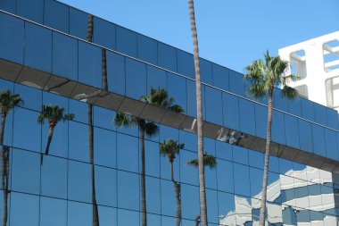 Tasarım için Los Angeles'taki binaların ön cephesinin elemanları ve detayları