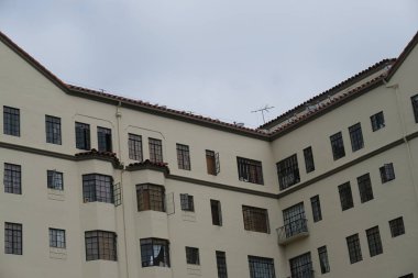 Tasarım için Los Angeles'taki binaların ön cephesinin elemanları ve detayları