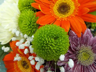 Tasarımınız için parlak çiçek buketi.