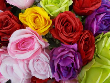 Kumaştan yapılmış parlak çiçekler. Tasarımınız için arka plan.