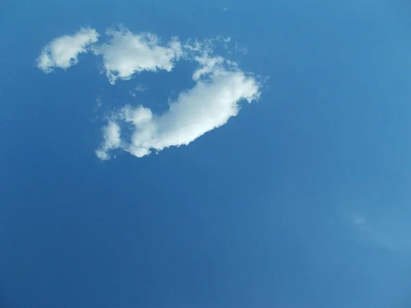 Blauer Himmel Mit Weißen Wolken Für Ihr Design — Stockfoto