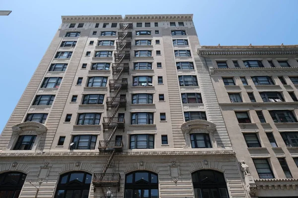 Binaların dış görünüşünün ayrıntıları ve unsurları. Los Angeles, Usa. Temmuz 2019