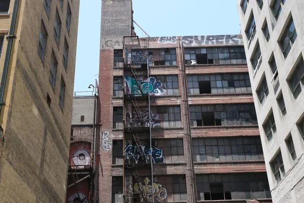 Binaların dış görünüşünün ayrıntıları ve unsurları. Los Angeles, Usa. Temmuz 2019