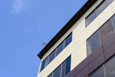 Detaylar ve binaların cephe elemanları. Tasarım için arka plan görüntüsü. Şehir mimarisi