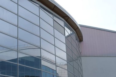 Detaylar ve binaların cephe elemanları. Tasarım için arka plan görüntüsü. Şehir mimarisi