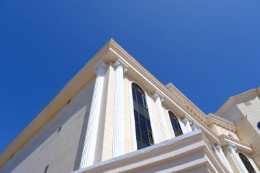 Detaylar ve binaların cephe elemanları. Tasarım için arka plan görüntüsü. Şehir mimarisi