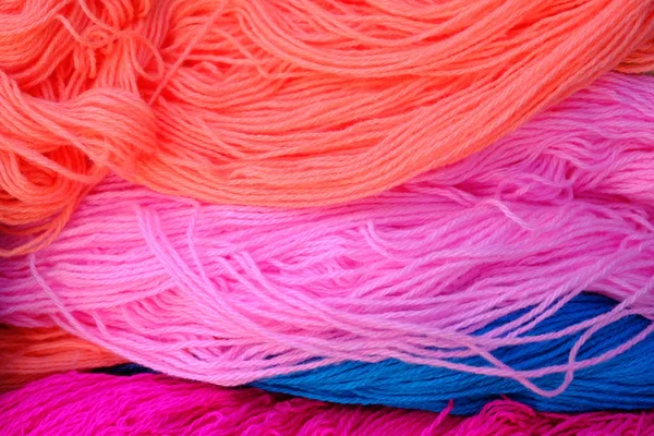 編み物用多色の毛糸 — ストック写真