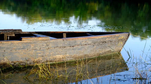 Vieux Bateau Pêche Bois Bord Rivière Dans Village Russe — Photo