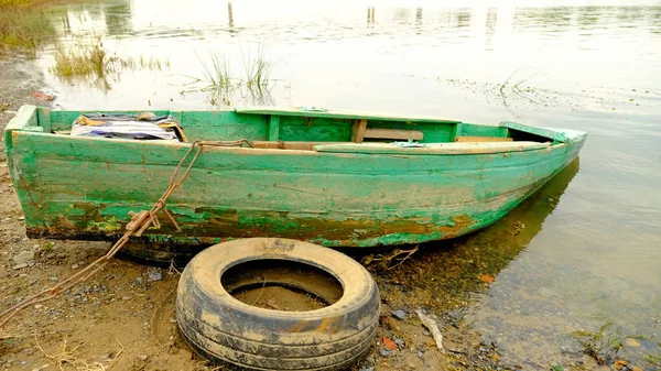 Vieux Bateau Pêche Bois Bord Rivière Dans Village Russe — Photo