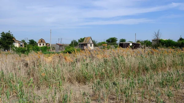 俄罗斯个人土地上的废弃房屋 — 图库照片