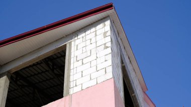 Binanın dış görünüşünün ayrıntıları ve unsurları.