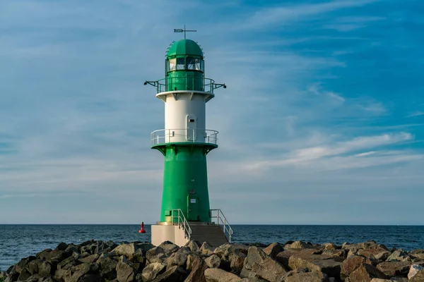 Beacon no mar báltico em Warnem=nde — Fotografia de Stock