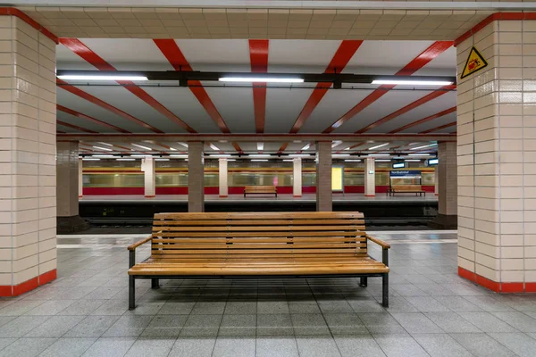 Neobvyklý výhled na podzemní nádraží v Berlíně Nordbahnhof — Stock fotografie