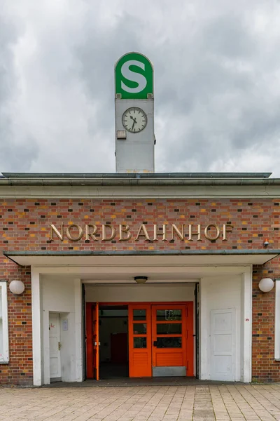 Nordbahnhof, Berlín, Německo-červenec 07, 2019: renovovaný obličej o — Stock fotografie