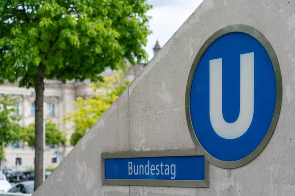 Berlin, Tyskland-07 juli 2019: inträde till undergroundstat — Stockfoto