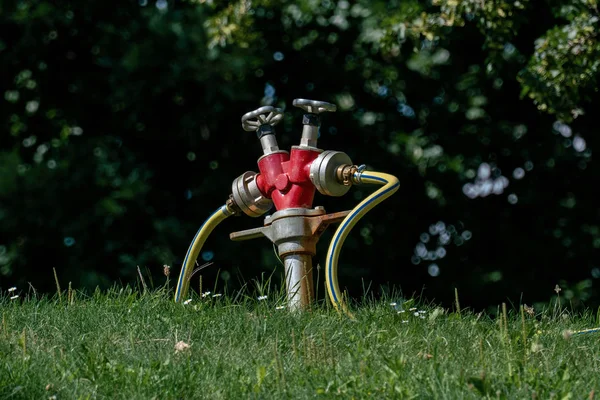 Professional irrigation system for public green areas and parks — Stock Photo, Image