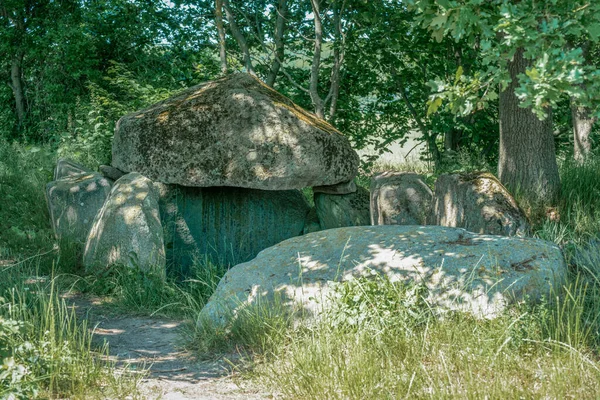 Die Prähistorischen Steine Und Megalith Denkmäler Bei Lancken Granitz Auf — Stockfoto