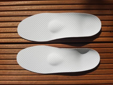 Köpük malzemeden yapılmış tıbbi iç taban