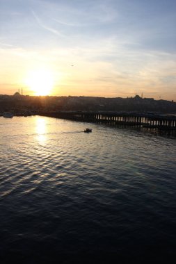 İstanbul Boğazı'nda gün batımı 