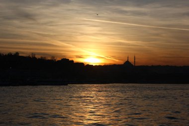 İstanbul Boğazı'nda gün batımı 