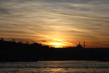 İstanbul Boğazı'nda gün batımı 