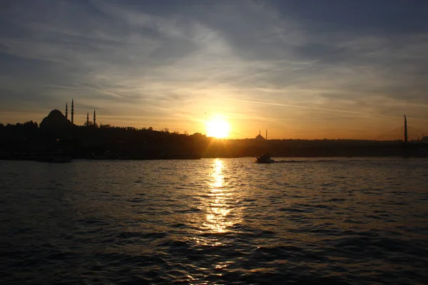 Stanbul Boğazı Nda Gün Batımı — Stok fotoğraf