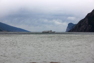 Mayıs ayında Garda Gölü Feribot