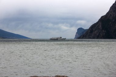 Mayıs ayında Garda Gölü Feribot