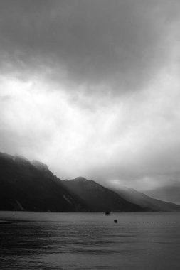 Mayıs ayında Garda Gölü Feribot