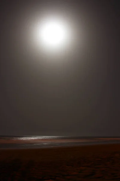 Luna Sobre Playa Del Inglés Fotos De Stock