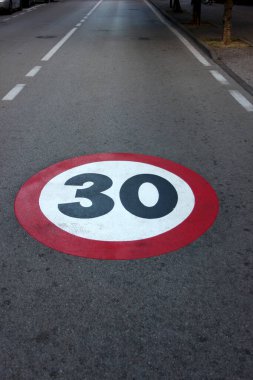 İtalyan caddesinde yol tabelası