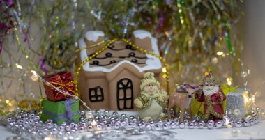 Mutlu Noeller ve mutlu yıllar konsepti. Noel arkaplanı ve Noel süslemeleri. Noel kartı..