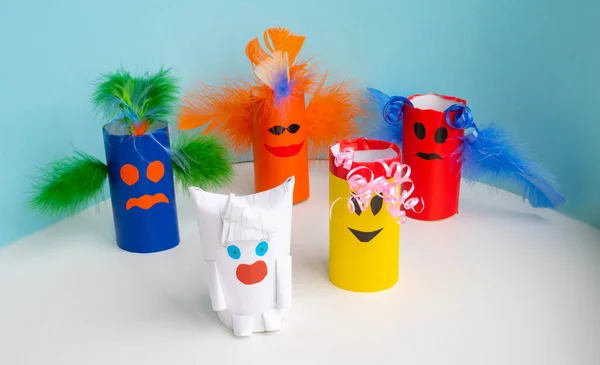 Witte Stier Monsters Van Papier Rollen Halloween Carnaval Nieuwjaarsconcept Milieuvriendelijk — Stockfoto